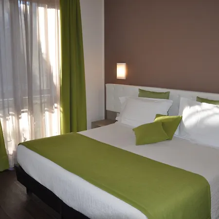 Pierre Отель Сен-Пьер