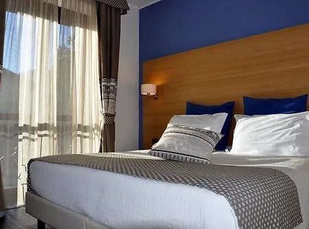 Pierre Hotel 3*