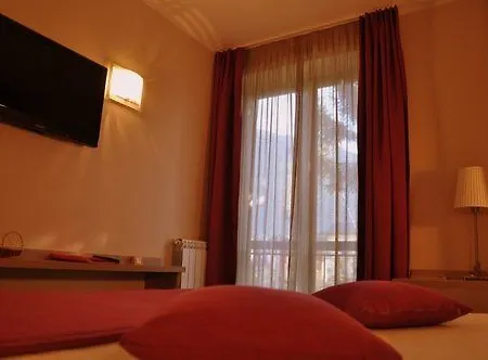 Pierre Hotel 3*