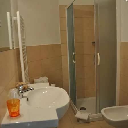 Pierre Hotel 3*